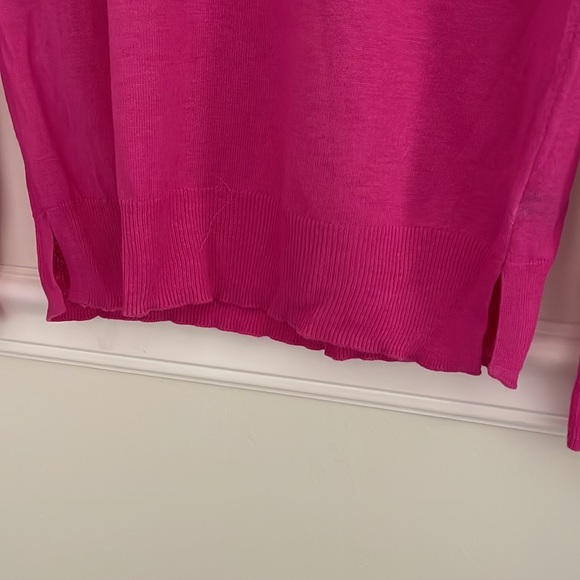 NWT Women’s Limited Magenta Light Weight Sweater - Picture 5 of 5